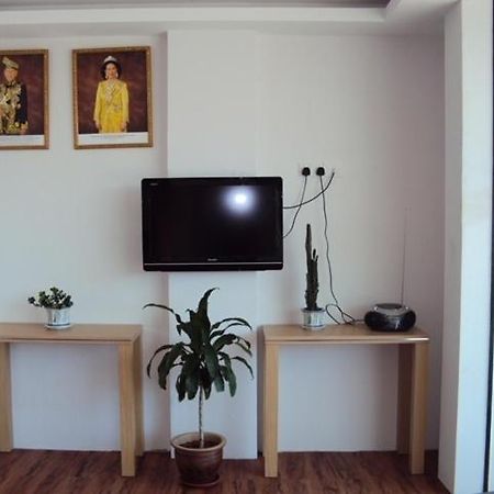Gm City Hotel Кланг Екстериор снимка