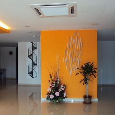 Gm City Hotel Кланг Екстериор снимка