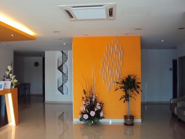 Gm City Hotel Кланг Екстериор снимка
