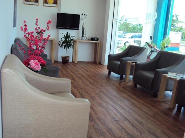 Gm City Hotel Кланг Екстериор снимка